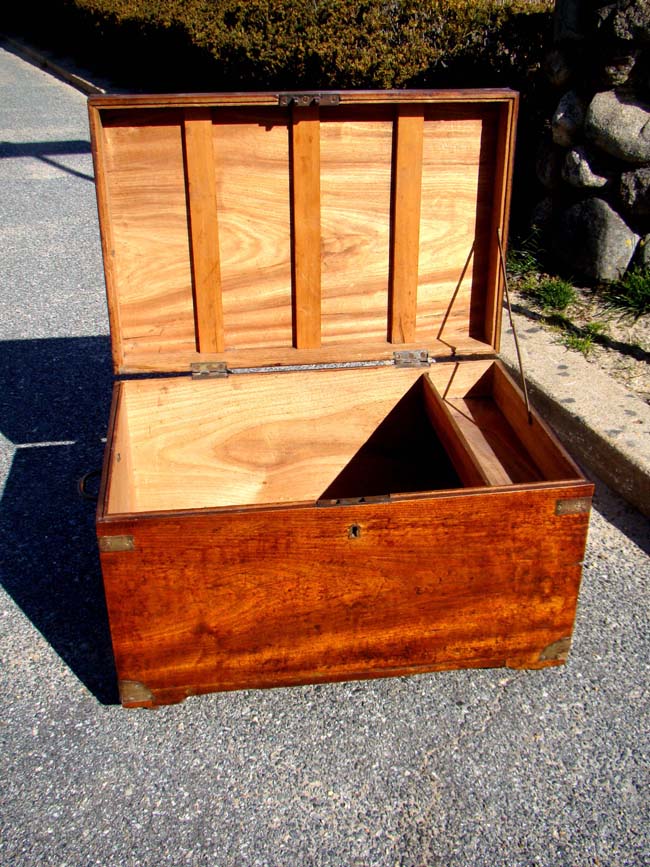 A fabulous small 19th century brass mounted campforwood chest circa 1830 — image 2